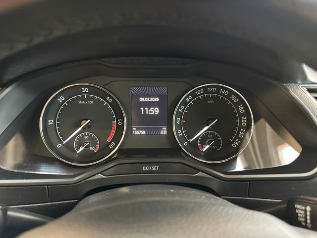 Skoda Superb Combi Style 4x4 *Shz*PDC*AHK*