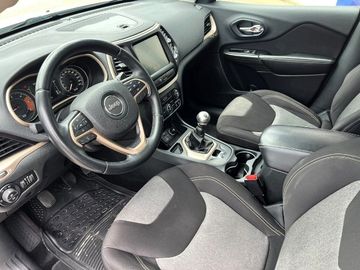 Jeep Cherokee - 9
