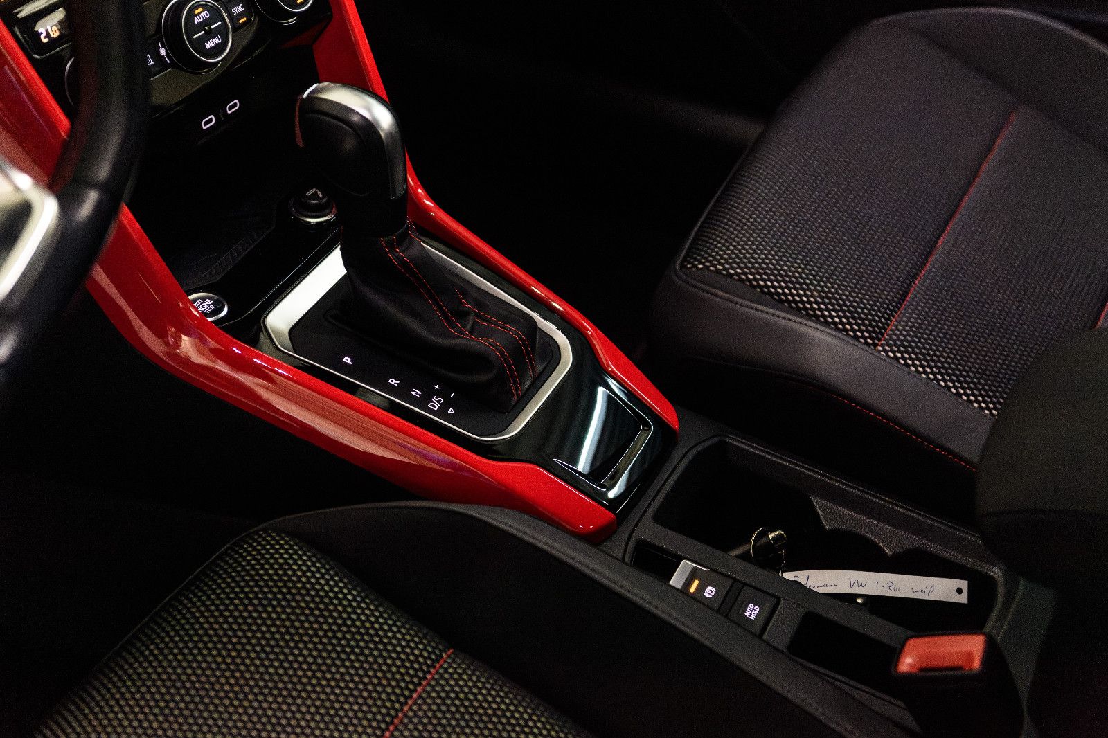 Fahrzeugabbildung Volkswagen T-Roc Sport 1.5 TSI DSG "beats" LED +STANDHZ.