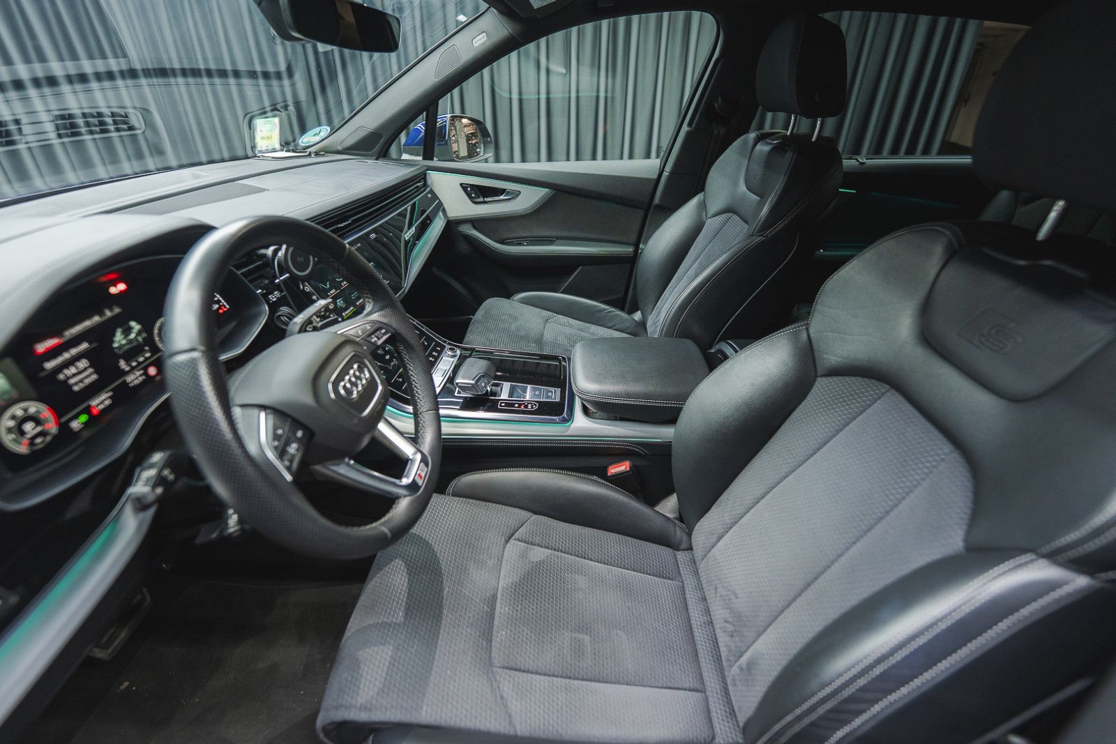 Fahrzeugabbildung Audi Q7 45 TDI quattro S line*Matrix*B&O*HUD*7-Sitz