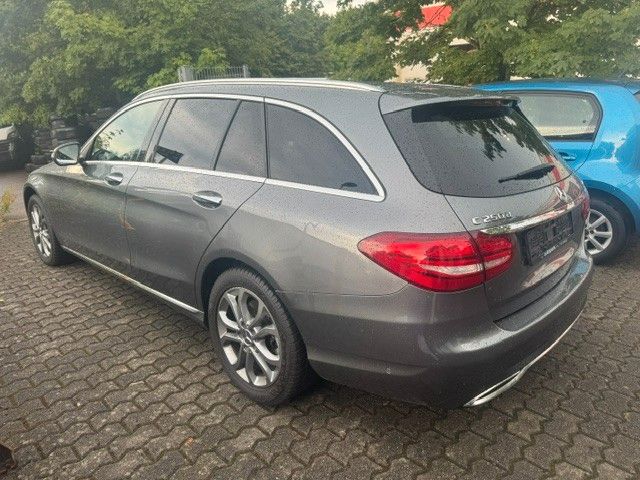 Fahrzeugabbildung Mercedes-Benz C 250  DESIGNO BlueTec / d 4Matic PANO LED LEDER
