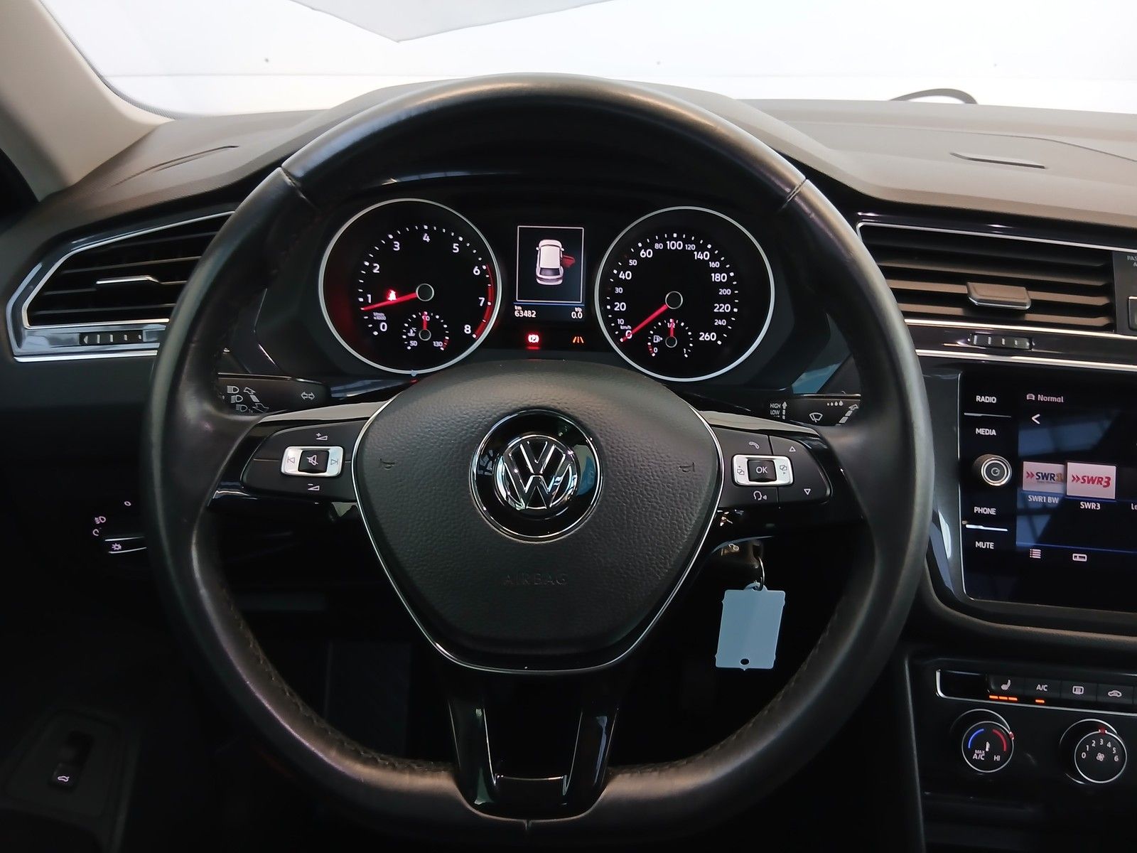 Fahrzeugabbildung Volkswagen Tiguan 4 Motion Comfortline +AHK + Light-Assist