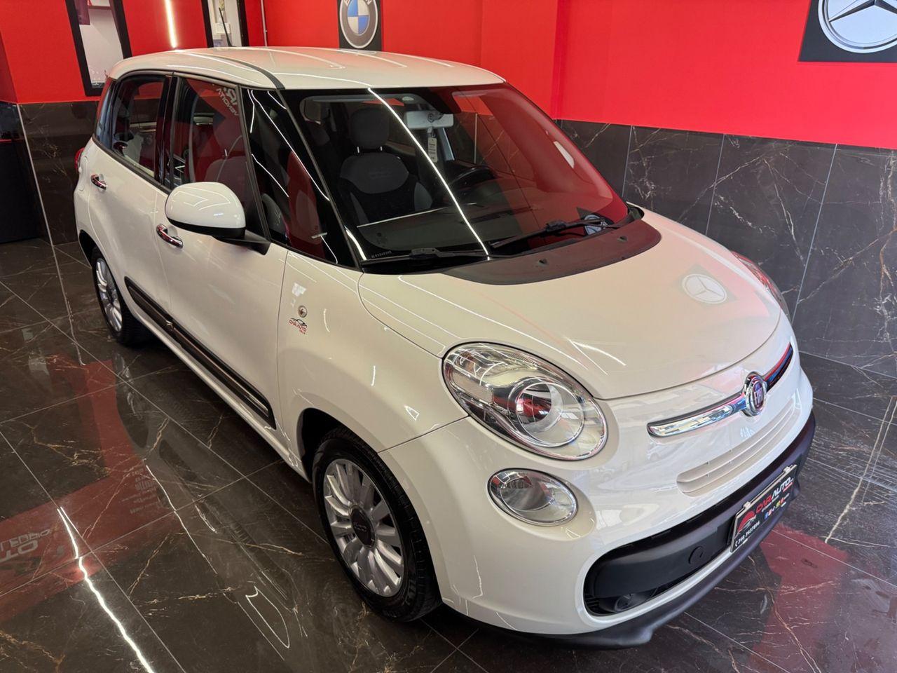 Fiat 500L 2015 — interior