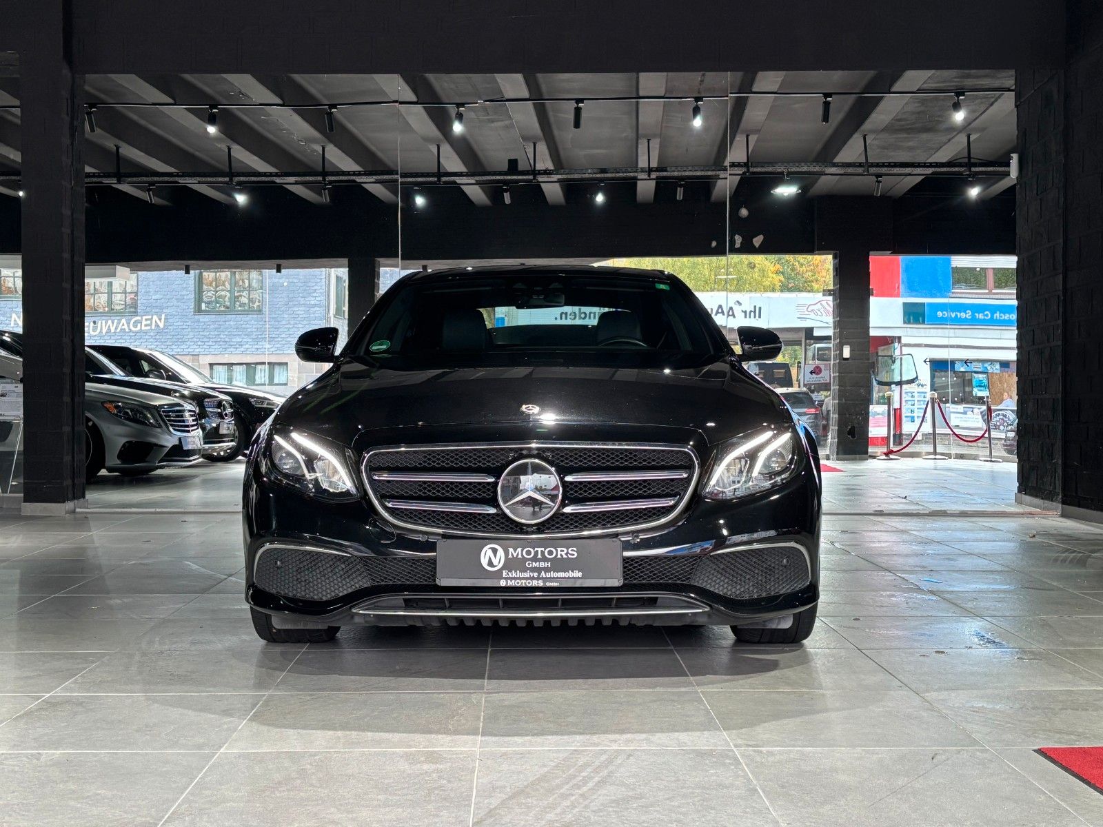 Fahrzeugabbildung Mercedes-Benz E 220d *Ambiente*Kamera*ACC*LED*SHZ