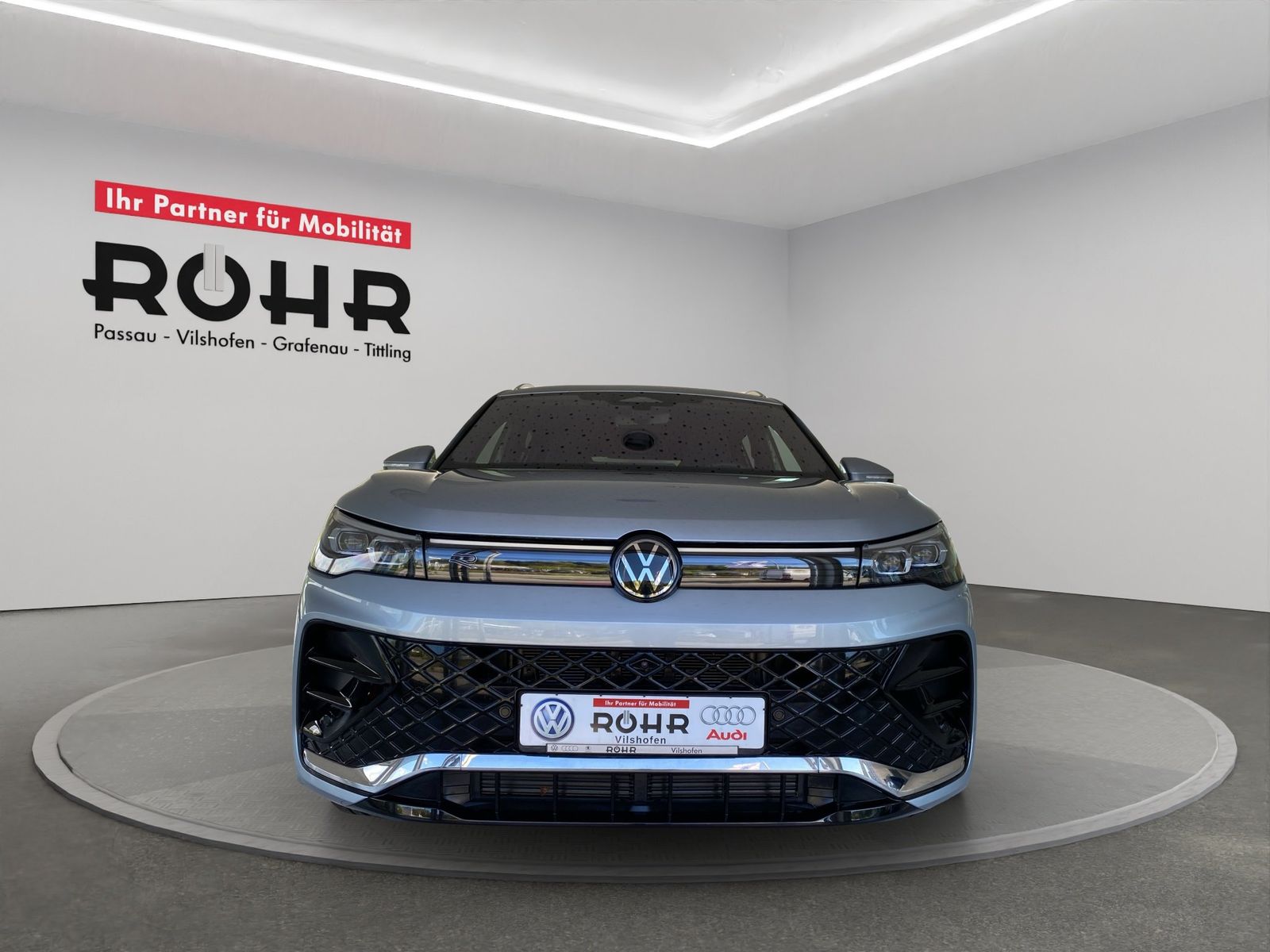 Volkswagen Tiguan R-Line 2.0 TDI DSG 360 ACC HUD Kam. LED imagem 2