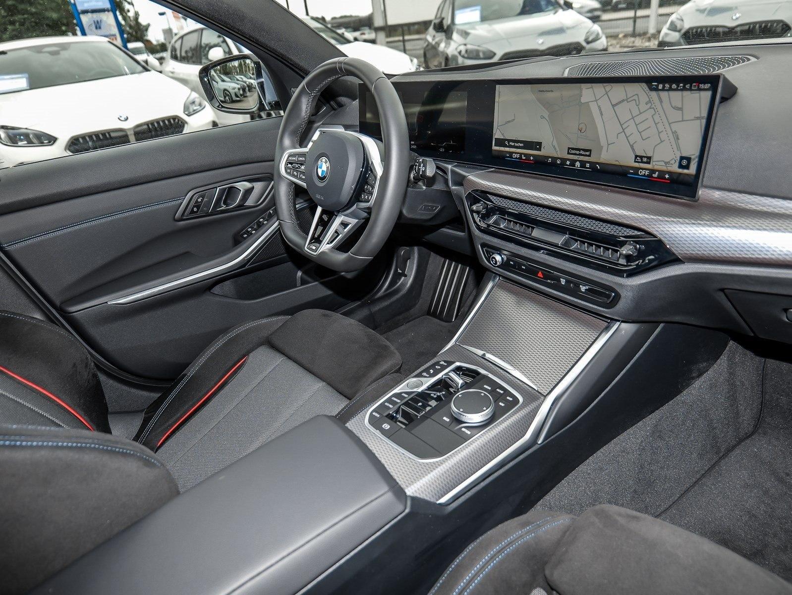 BMW 330i xDrive Touring M Sport HUD PANO ACC AHK LED