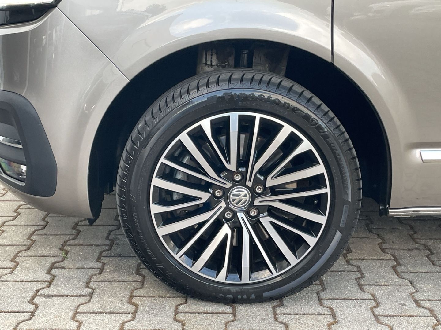T6.1 Multivan 2.0 TDI DSG Gen Six AHK/LED/Kamera
