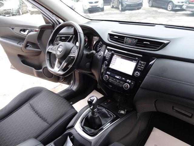 Fahrzeugabbildung Nissan X-Trail N-Connecta/68TKM/7-Sitz/Navi/Pano/360Kam