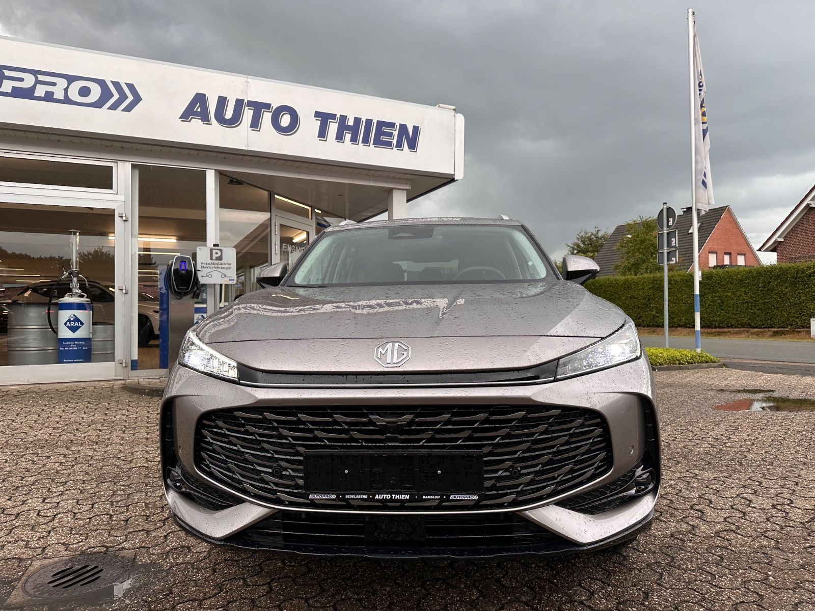 Fahrzeugabbildung MG HS 1.5 Luxury Hybrid APP/Navi/Kamera/Totwinkel