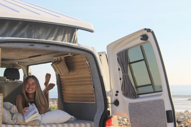 Fahrzeugabbildung Volkswagen T5 2,0 TDI Camper+Boho+Aufstelldach+Standh+Küche