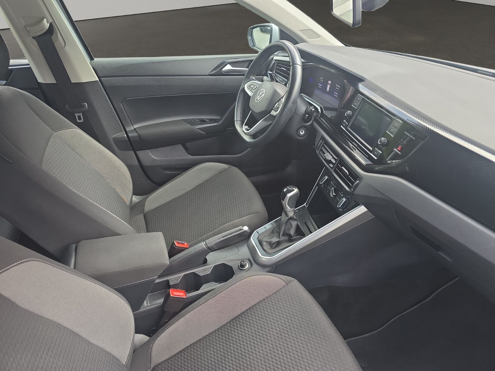 Fahrzeugabbildung Volkswagen Polo VI OPF Life LED PDC App-Connect NEUES MODEL