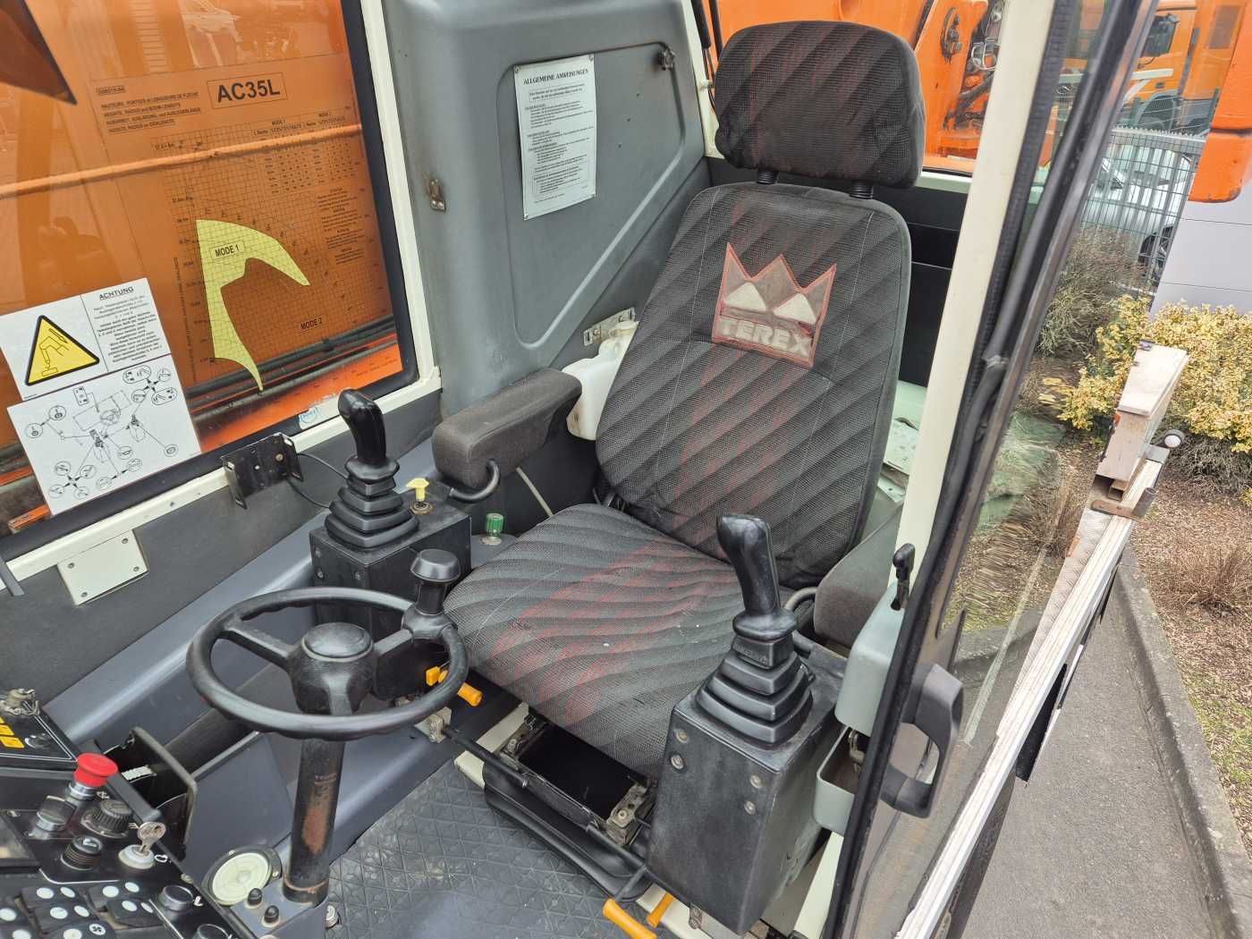Fahrzeugabbildung Demag Terex AC35L Mobilkran Klima 2x AHK