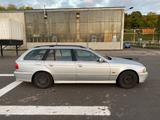BMW 520i A Touring - - BMW 520 aus 2002: Kombi