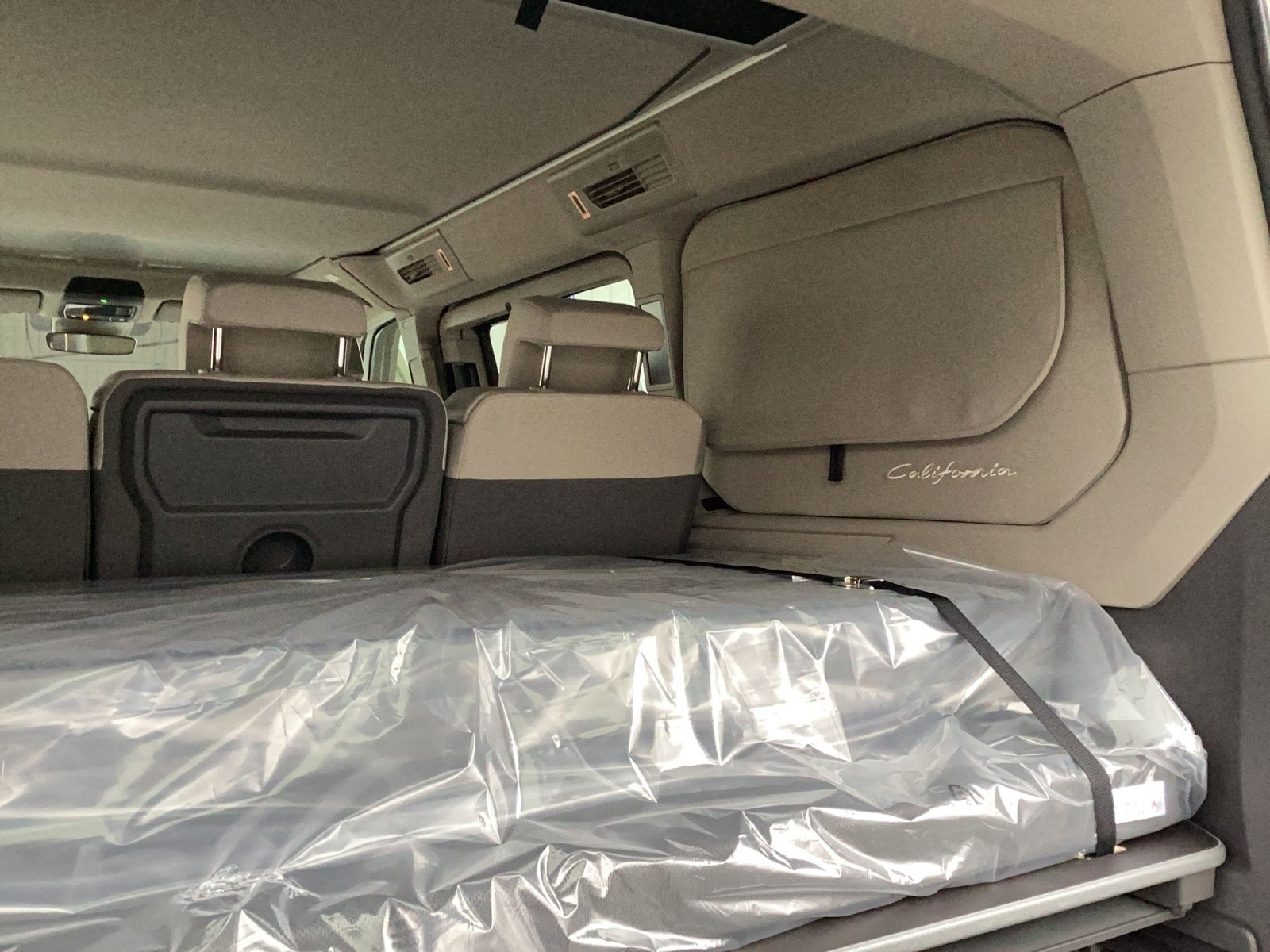 Fahrzeugabbildung Volkswagen T7 California Beach Tour TDI 7-DSG, STANDH. NAVI