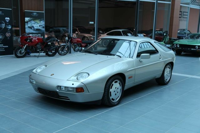 Porsche 928 S4