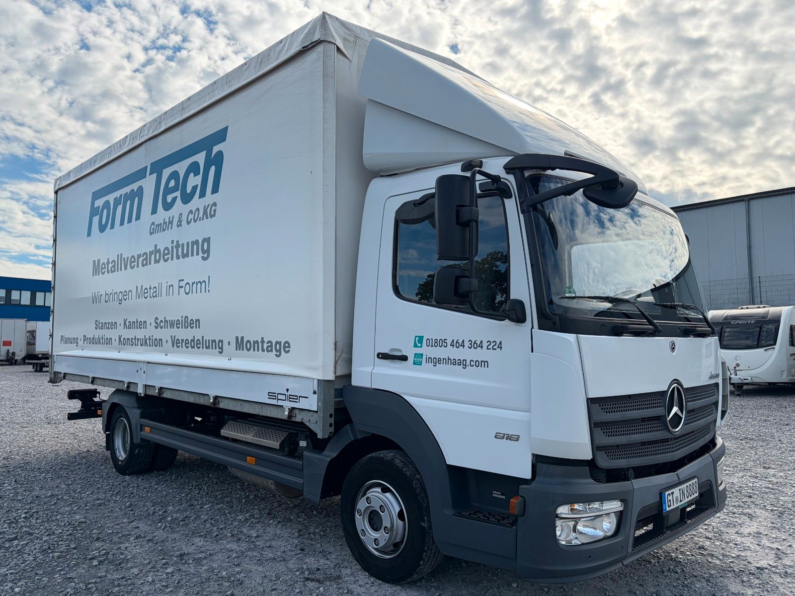 Fahrzeugabbildung Mercedes-Benz Atego 818 L Curtainsaider AHK Tempm.