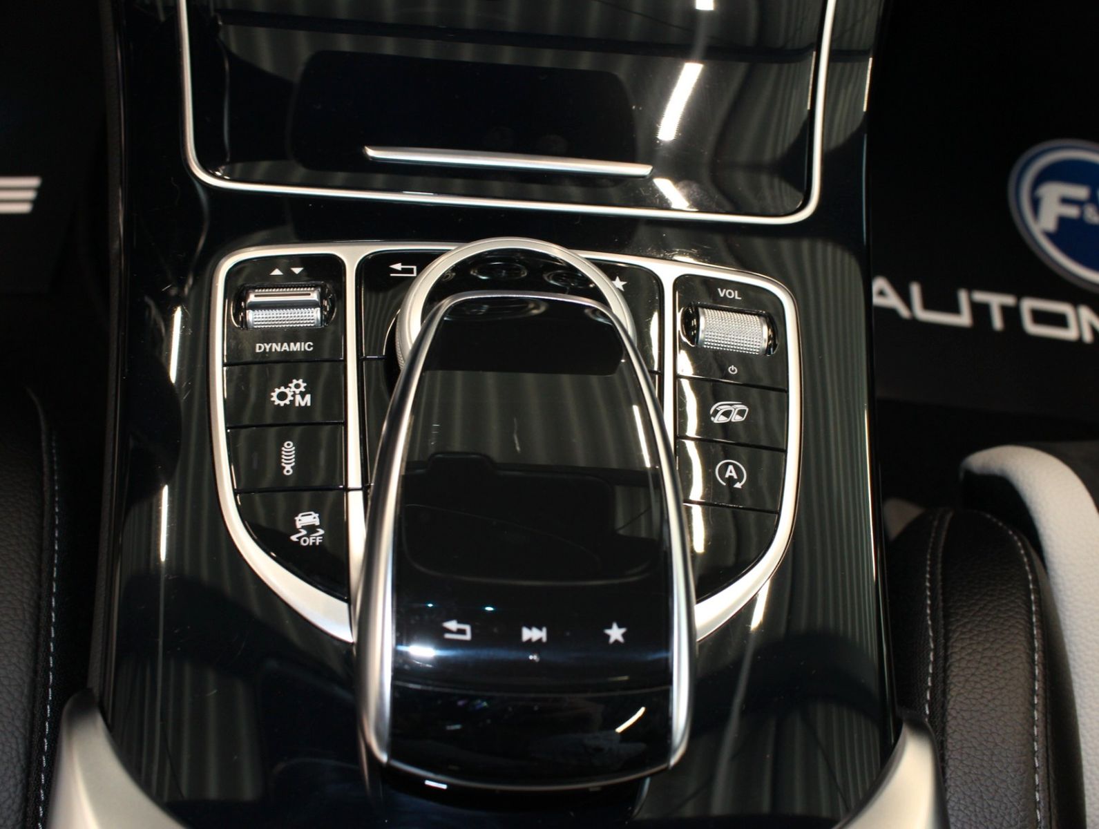 Fahrzeugabbildung Mercedes-Benz C 63s AMG Schalensitze*Deutsch*Pano*NO OPF