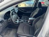 Hyundai i30 1.4 T-GDi Intro LED NAVI KAMERA - Hyundai i30: Weiß
