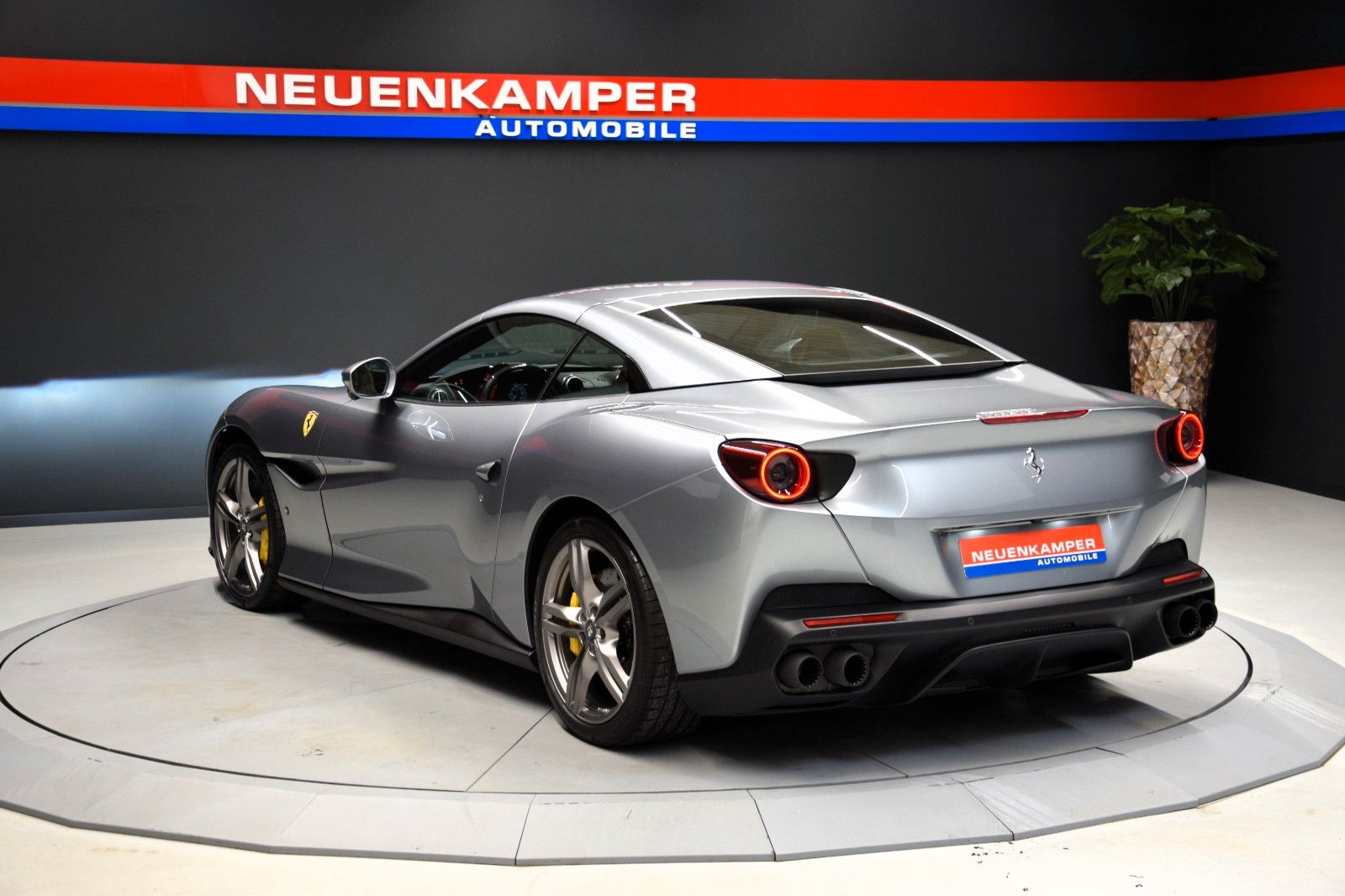 Fahrzeugabbildung Ferrari Portofino ACC Kamera Display Garantie  ADAS 1.Ha