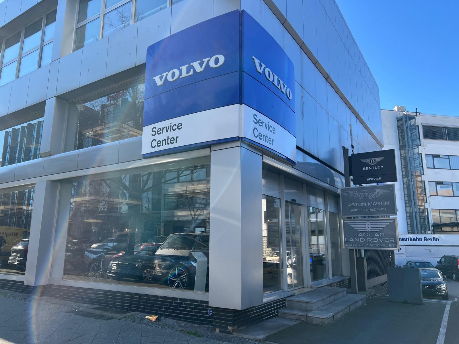 showroom-image-top