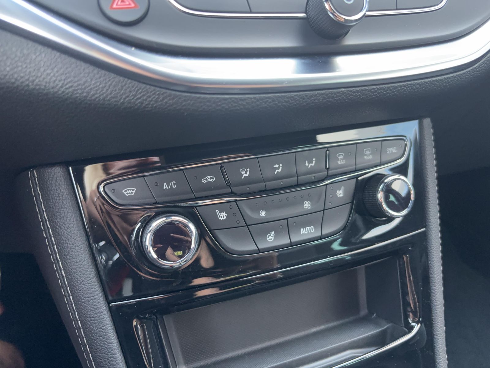 Fahrzeugabbildung Opel Astra K Ultimate+SHZ+PDC+LED+NAVI+Alcantara+S&S