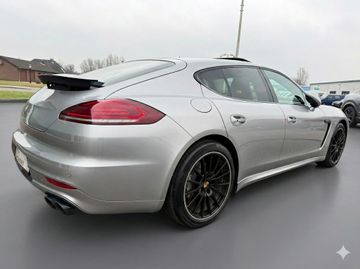 Porsche Panamera - 12