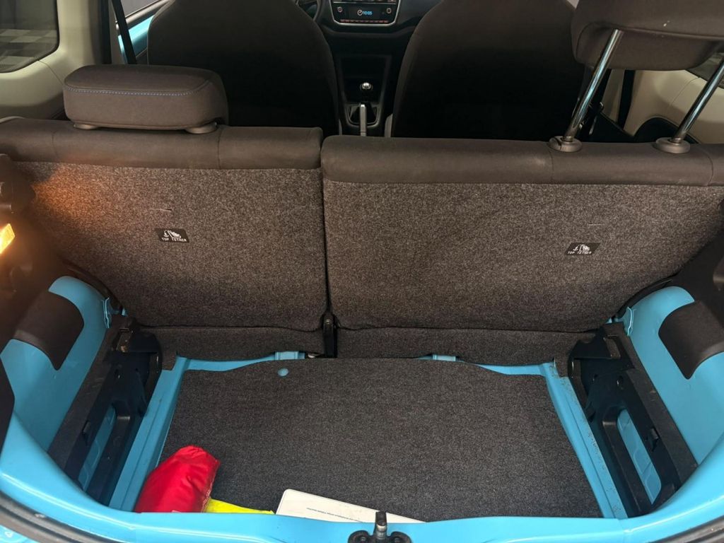 VW up! United ISOFIX KLIMAA 8-FACH DAB SPURHALTEASS VW up! United ISOFIX KLIMAA 8-FACH DAB SPURHALTEASS
