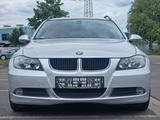BMW 3 Touring 318i NAVI*PANORAMA*PDC*GARANTIE*KLIMA - BMW 318 in Duisburg