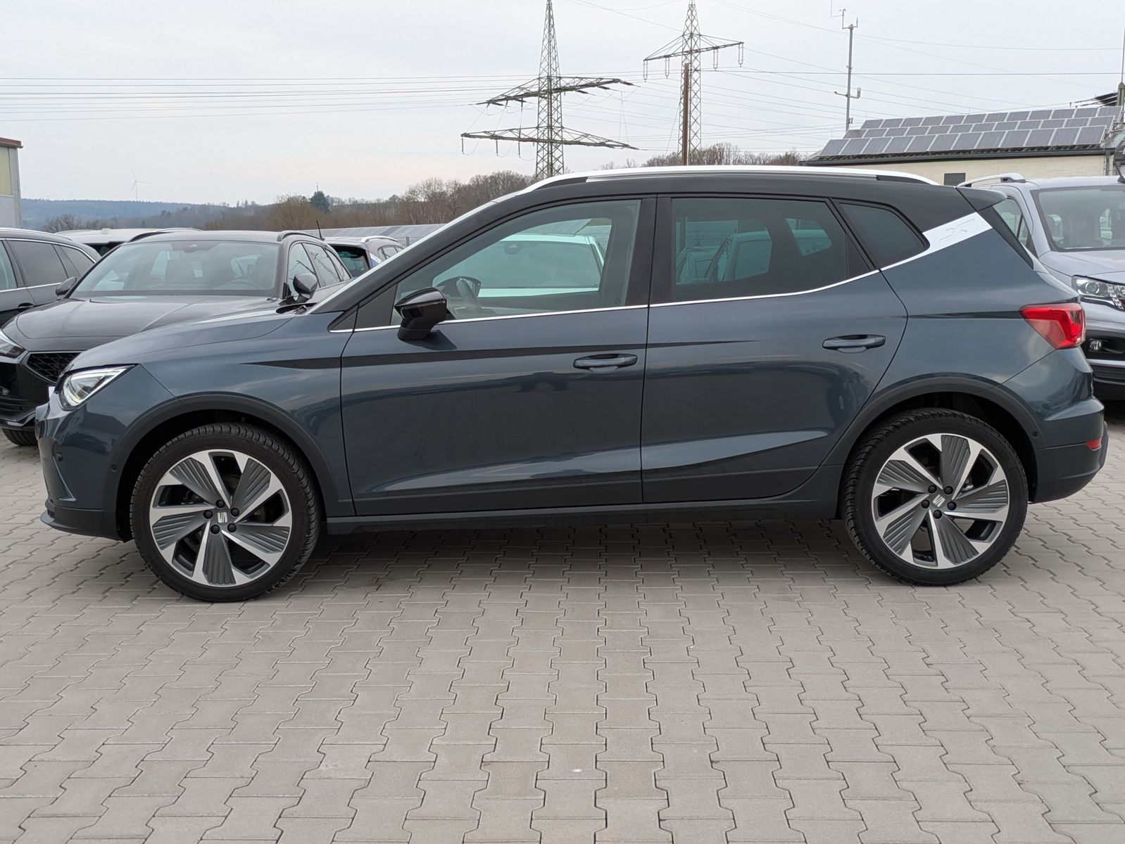 Fahrzeugabbildung SEAT Arona 1.0 TSI FR DSG AHK*ACC*LED*APP*DAB*KAMERA