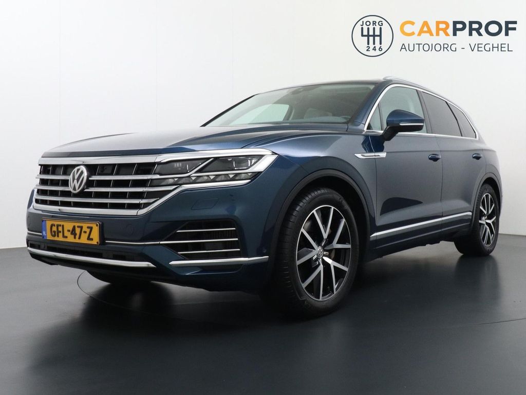 Volkswagen Touareg 3.0 TSI Elegance AHK | Pano |  kamera |