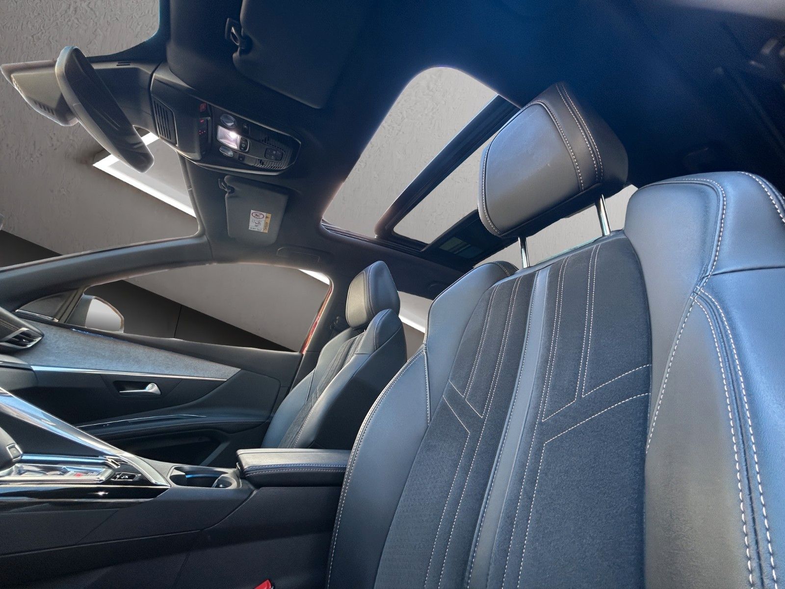 Fahrzeugabbildung Peugeot 3008 GT Automatik/Vollaustattung/8Fachbereift/