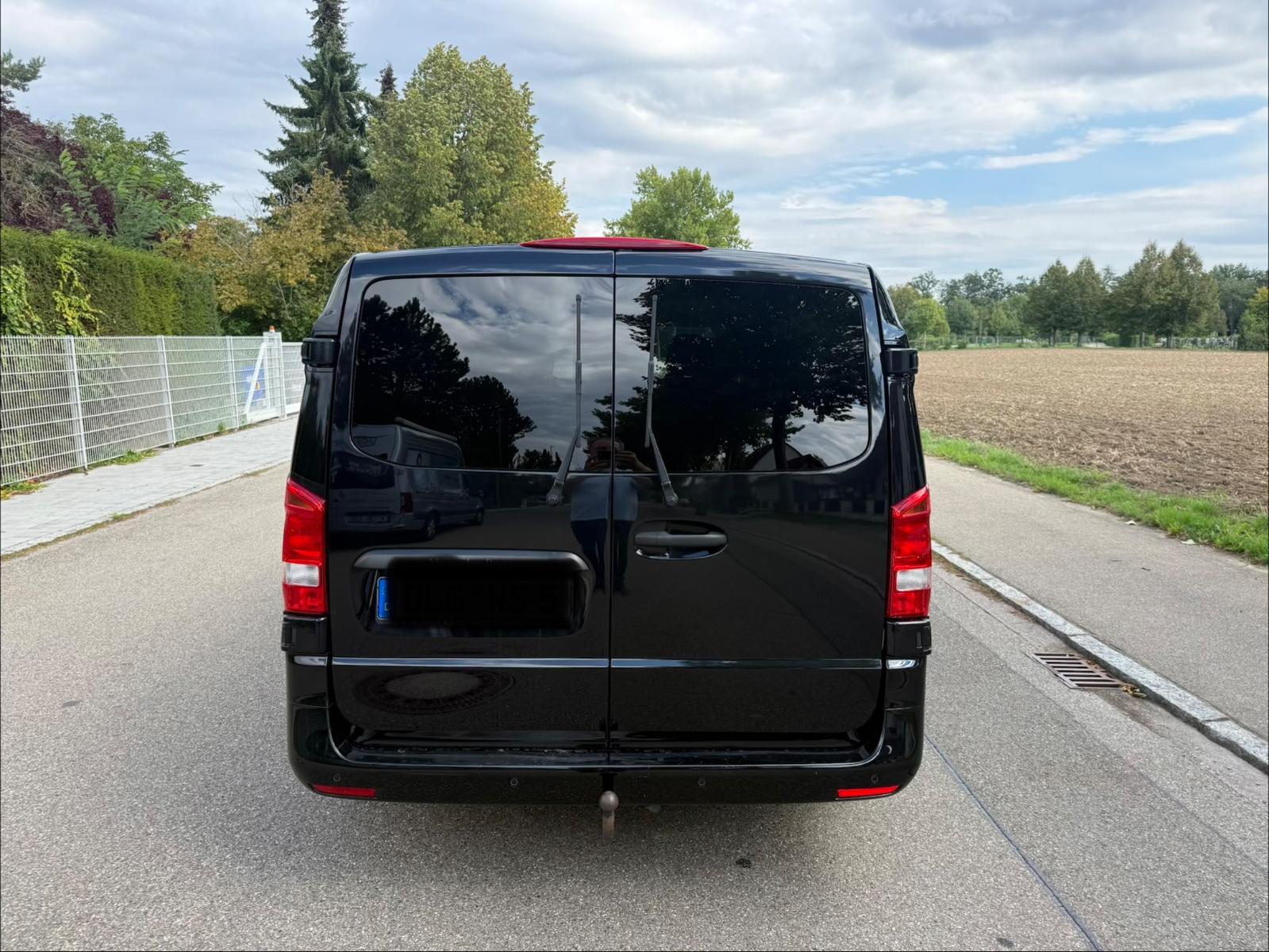 Mercedes-Benz Vito Tourer 4MATIC Lang,8-Sitze,Navi,Aut.,SHZ,AH