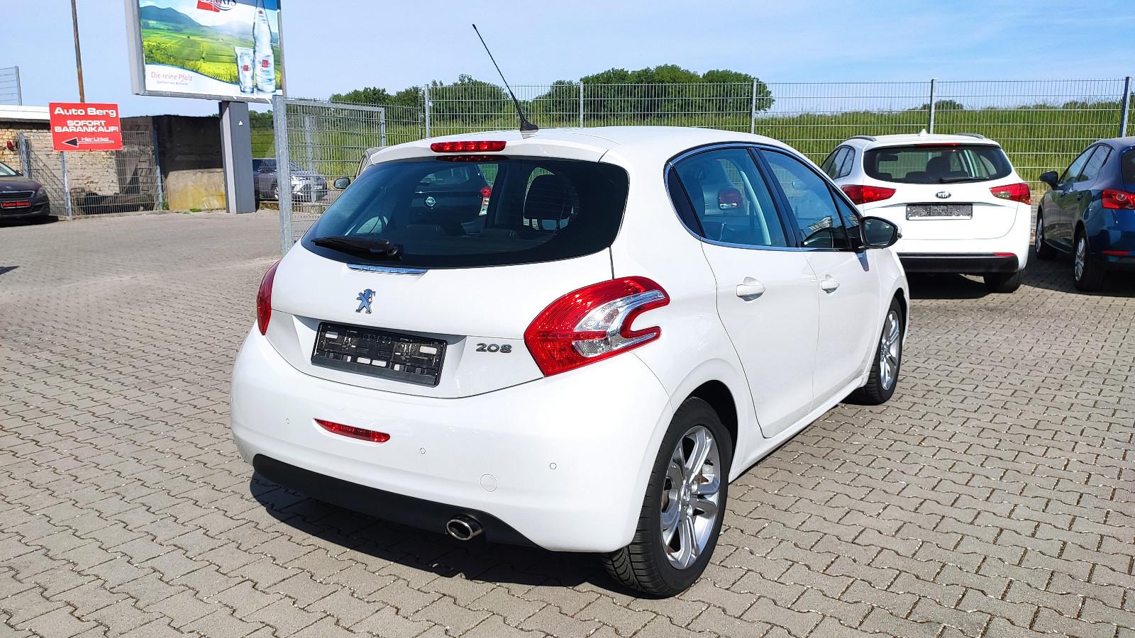 Peugeot 208 Automatik*NAVI*Klimaauto.*SHZ*BT*ALU*Allwett