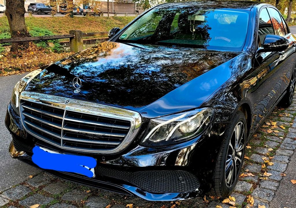 Image of Mercedes-Benz E 200
