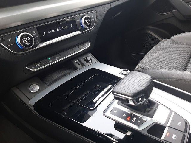 Fahrzeugabbildung Audi Q5 Sportback S line 50TFSIe quattro AHK PANO