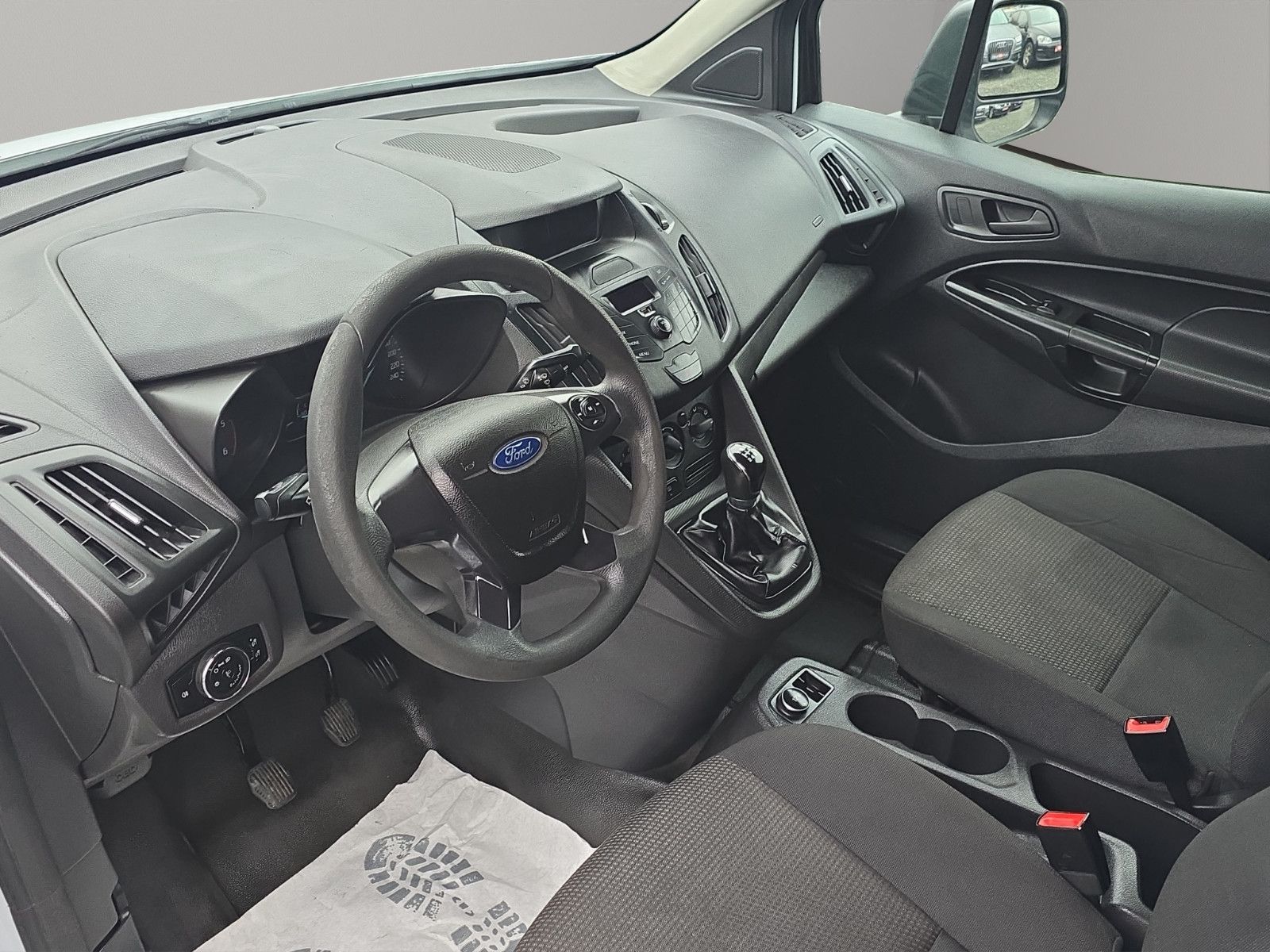 Fahrzeugabbildung Ford Transit Connect Kasten 8 FACH BEREIFT