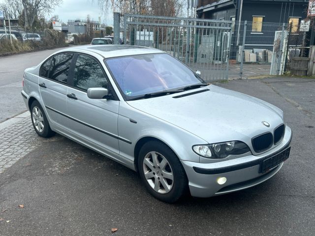 BMW 318i  Schiebedach  Sitzheizung  Navi