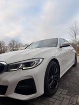 BMW 320i MSport Automatik+Laser+Nav.Prof.+Driving As - BMW 320 von privat