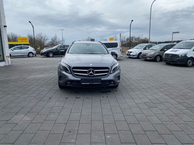 Mercedes-Benz GLA 200 Benzin Euro6 KM;120995 Navi