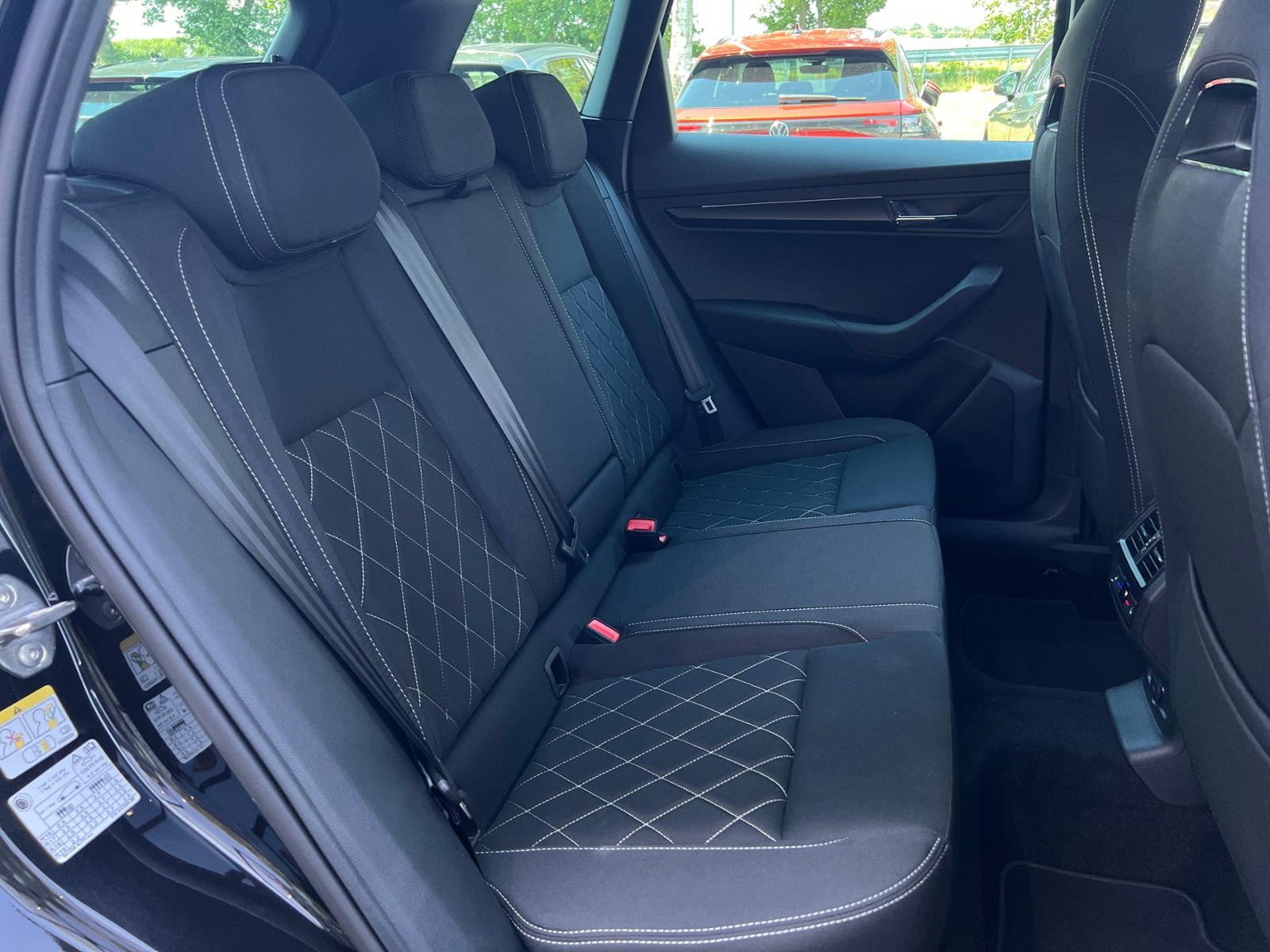 Fahrzeugabbildung SKODA Karoq Sportline 2.0 TSI 4x4 DSG *CANTON, AHK, 19