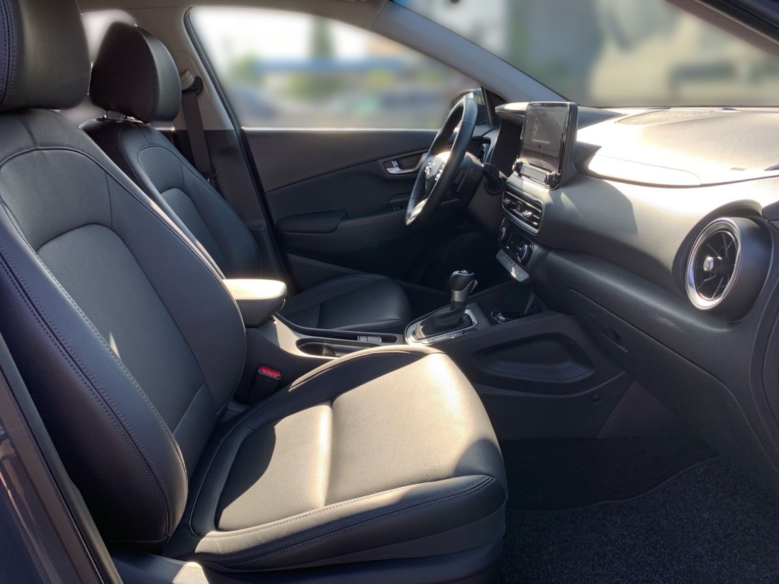 Fahrzeugabbildung Hyundai KONA 1.6 GDI Prime Hybrid Navi LED Leder 1Hd