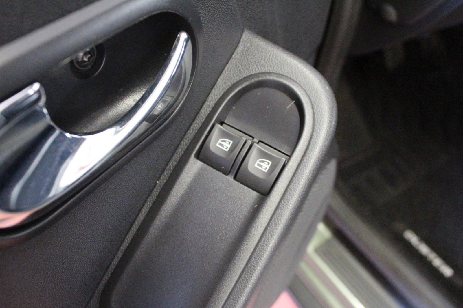 Fahrzeugabbildung Dacia Duster Blue dCi 110 Laureate *4x4 *