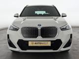 BMW iX1 xDrive30 xDrive M Sport LED+NAVI+ACC+SHZ+RFK - weiße BMW iX1