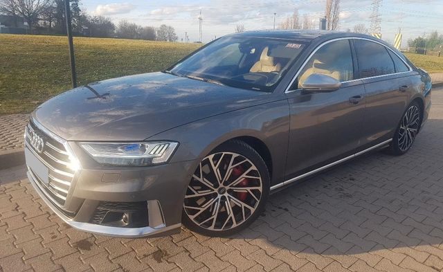 AUDI S8 TFSI quattro tiptronic-Standheizung-Voll