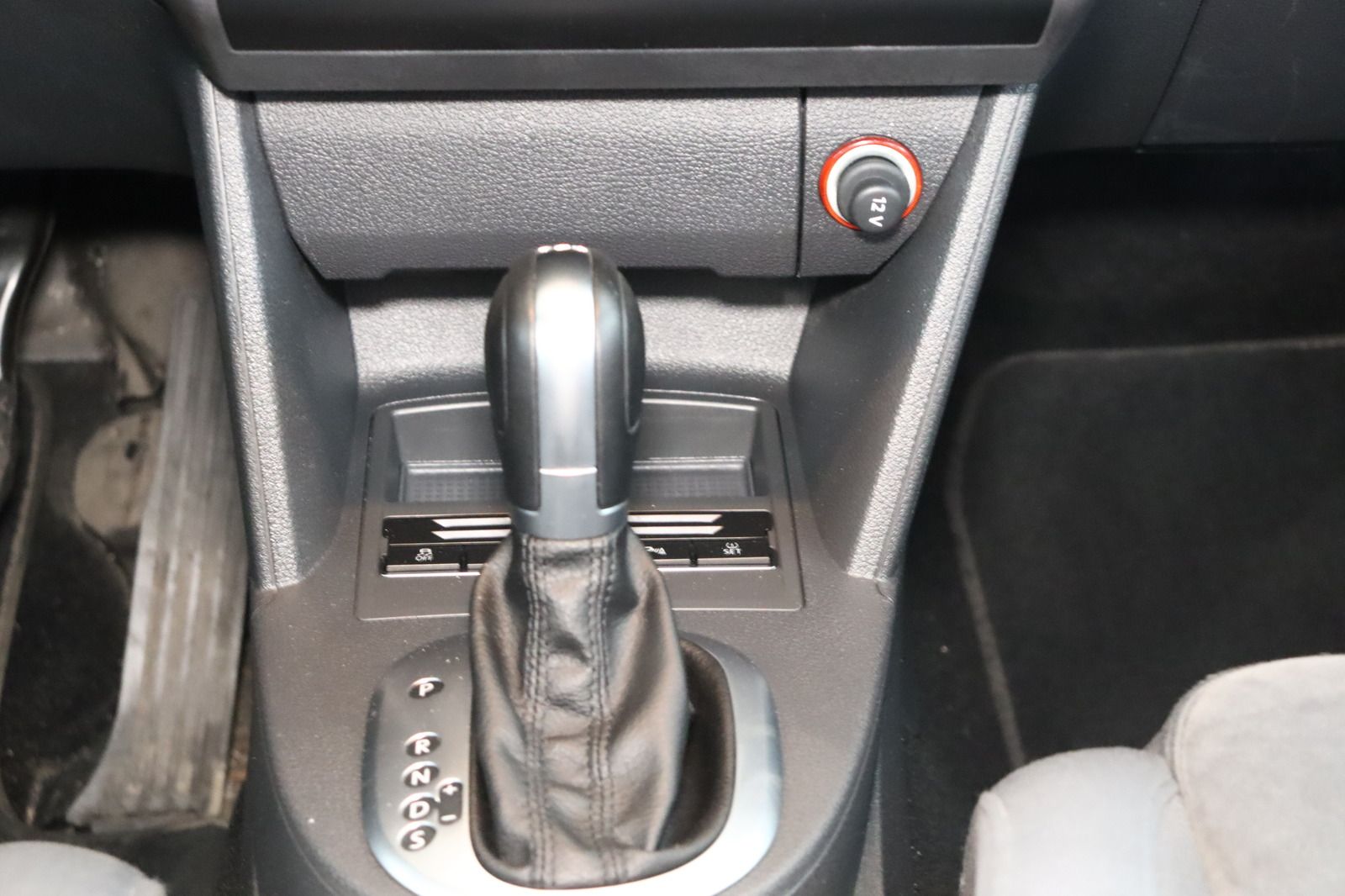 Fahrzeugabbildung Volkswagen Touran 2.0 TDI * Navi * RFK * Xenon *