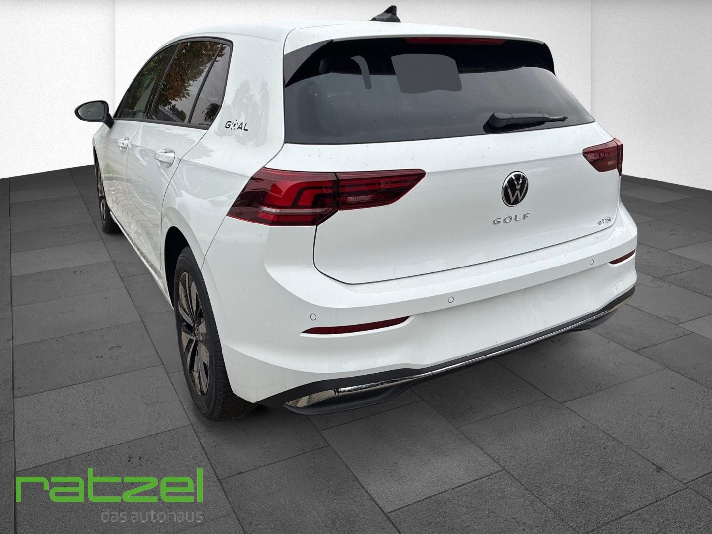 Fahrzeugabbildung Volkswagen Golf GOAL 1.5 eTSI DSG Allwetter+SHZ+PDC+LED