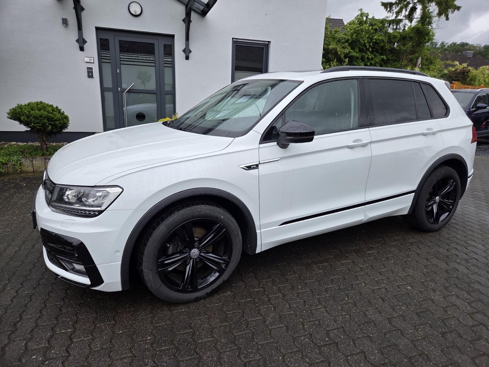 Volkswagen Tiguan R Line Black Style 1 Hand 360 ACC AHK