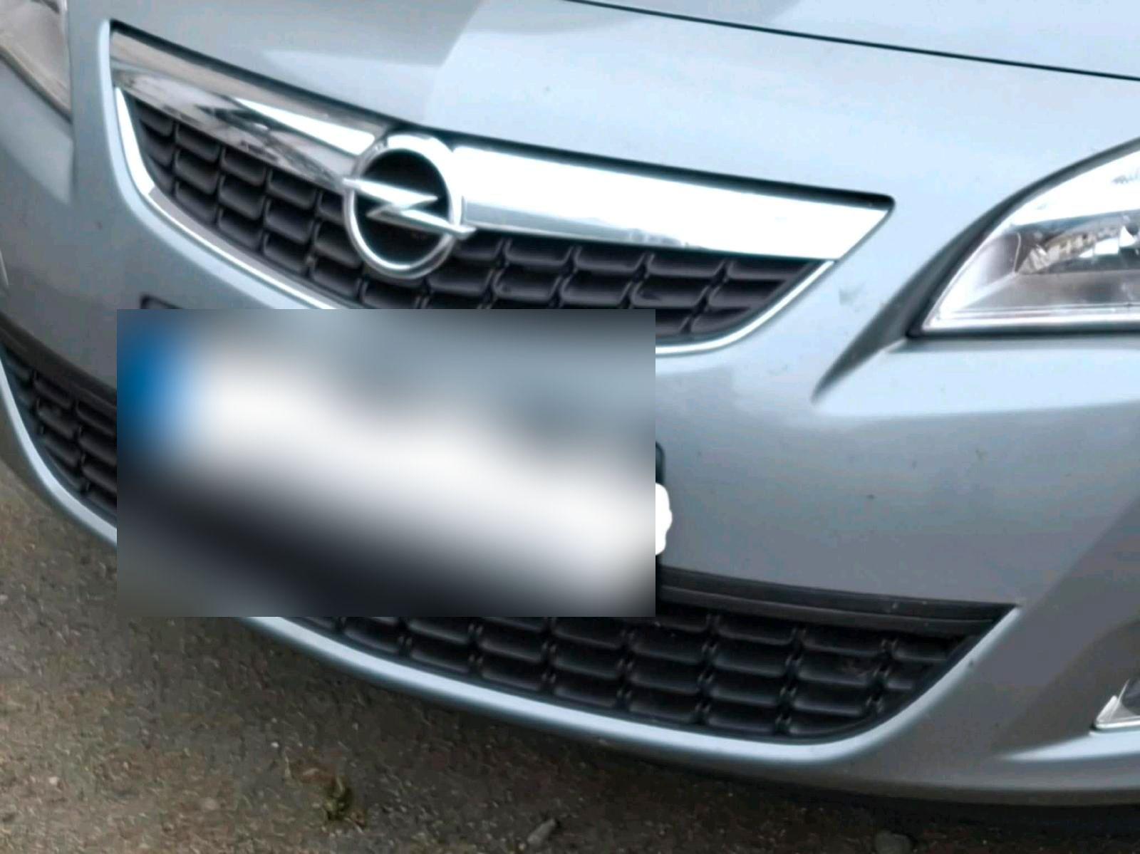 Opel Astra 2011 — engine 140 HP (103kW)