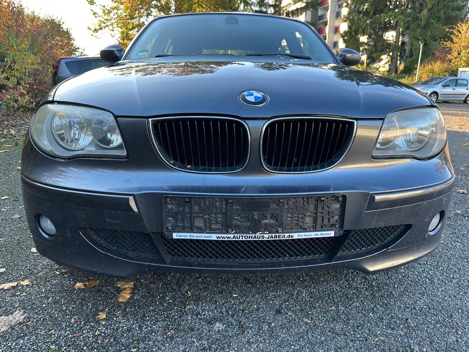 BMW 116 2006 — interior