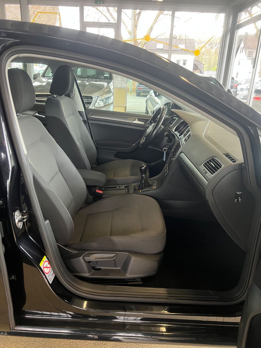 Fahrzeugabbildung Volkswagen Golf VII Lim. 1.6 TDIComfortline *1.HAND*SCHECKH